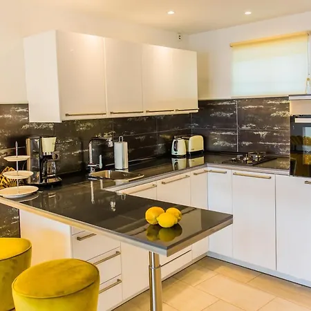 Bora Bora Марбелья